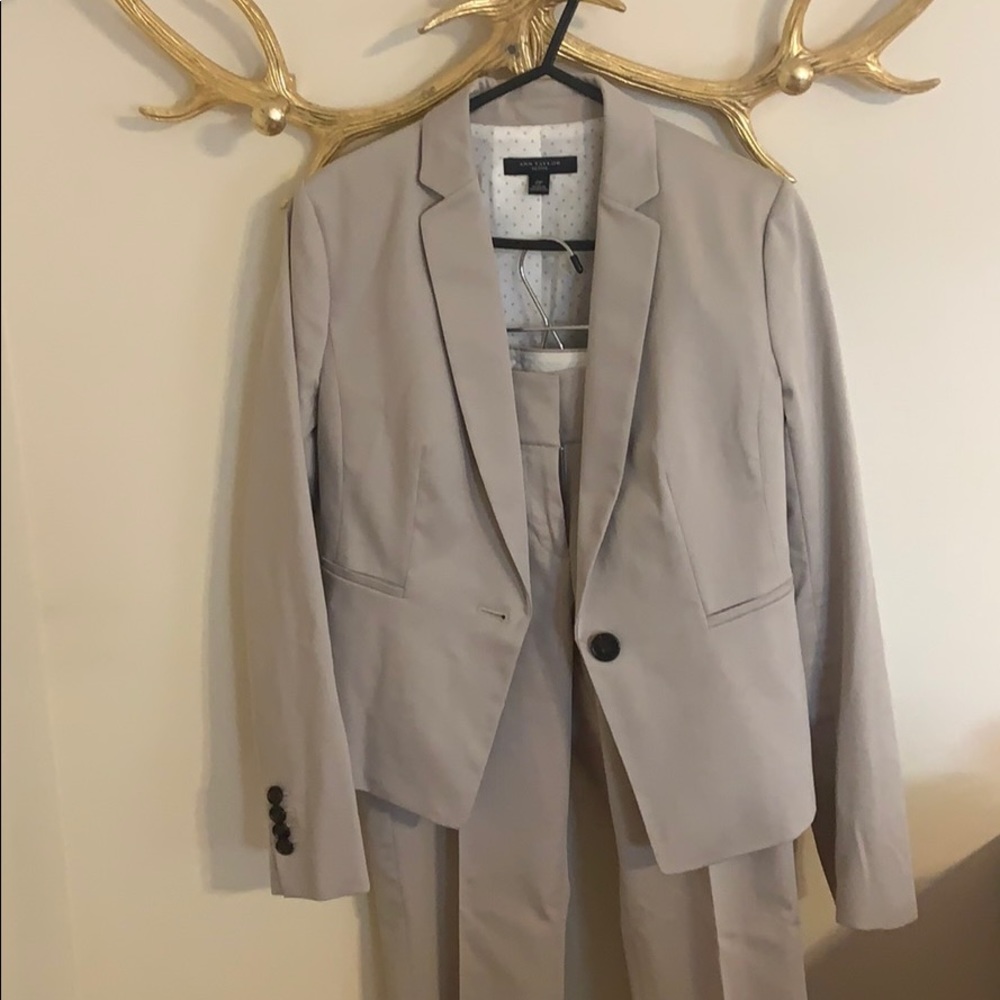 Ann Taylor suit - worn once! Jacket and pants 2P